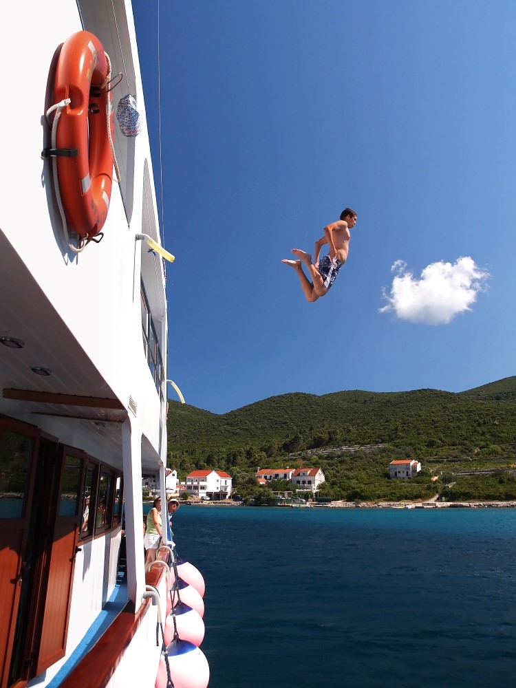 CRUCEROS CROACIA MS PAPE PRVI CRUCEROS COSTA DALMATA EN BARCO PEQUEÑO CRUCEROS COSTA DE CROACIA CREUERS CRUISES CROATIA DALMATIAN COAST #Crucero #Croacia #CostaDalmata #CroatiaCruises